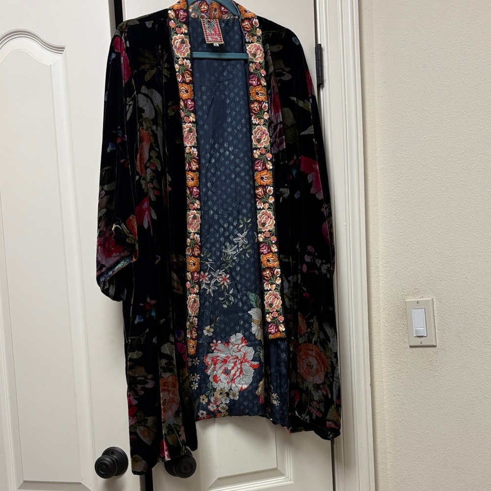 Johnny Was Black Floral Velvet Kimono